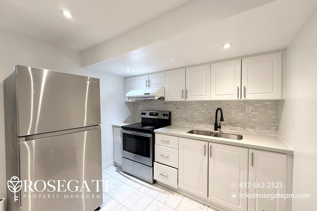 71 Trumpeter St in Toronto, ON - Building Photo - Building Photo