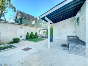 176 Washington St in Bloomfield, NJ - Building Photo - Building Photo