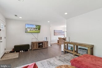 4305 Massachusetts Ave SE in Washington, DC - Building Photo - Building Photo