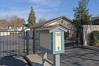 Chateau San Jose Apartments in Fresno, CA - Building Photo - Building Photo