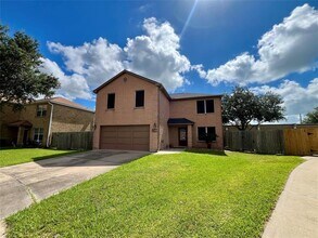 5517 Rio Sabinas St in Rosharon, TX - Building Photo - Building Photo