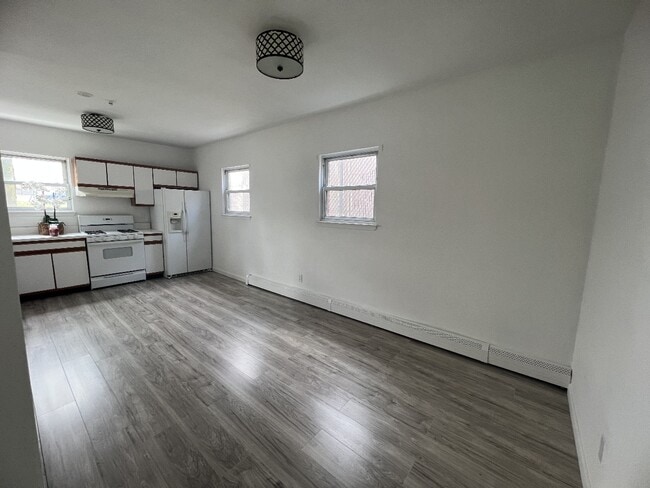 543 Ellsworth Ave, Unit Apt 1 in Bronx, NY - Building Photo - Building Photo
