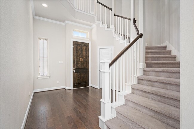 927 W Lacey Garden Loop