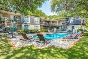 5234 Fleetwood Oaks Ave in Dallas, TX - Building Photo