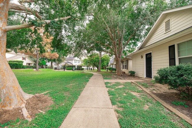 6210 Lone Prairie Way in Katy, TX - Building Photo - Building Photo