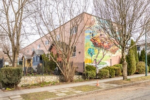 2165 Oxford St in Vancouver, BC - Building Photo