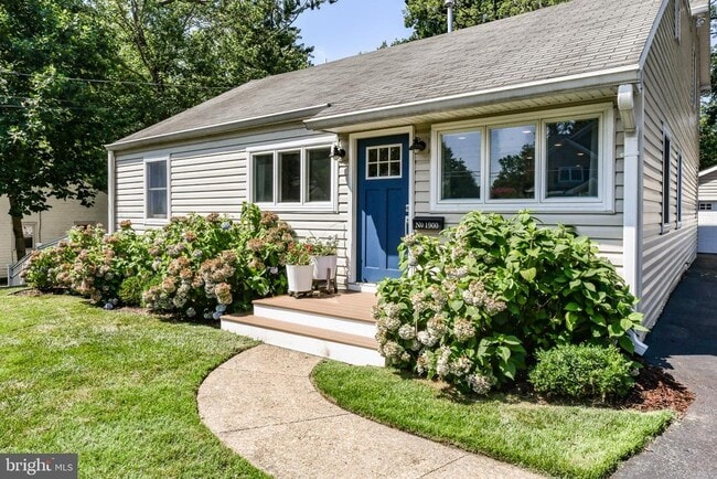property at 1900 Anderson Rd