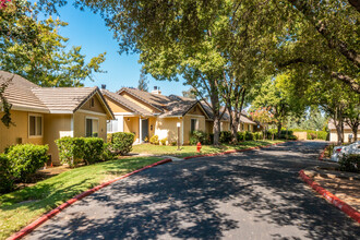 Heather Ridge Apartments in Orangevale, CA - Building Photo - Building Photo