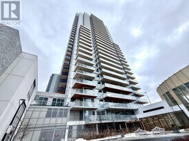 27 McMahon Dr in Toronto, ON - Building Photo