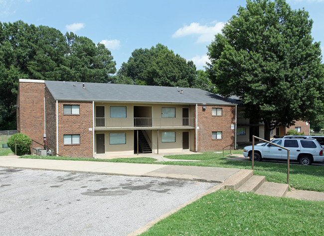 Breezy Point Apartments in Memphis, TN - Foto de edificio - Building Photo