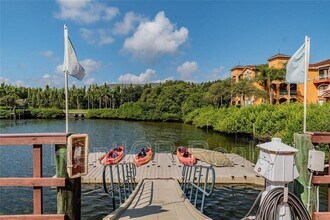 2717 Via Cipriani in Clearwater, FL - Foto de edificio - Building Photo