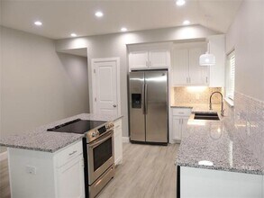 608 E College St in Sherman, TX - Building Photo - Building Photo