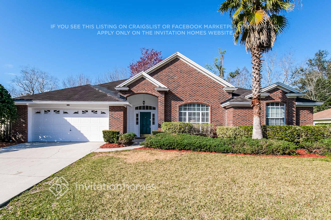 11836 Lake Fern Dr in Jacksonville, FL - Building Photo