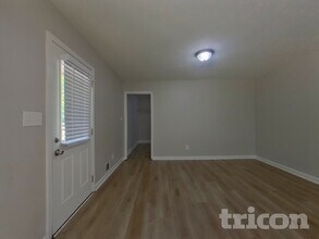 5681 Lanny Dr in Powder Springs, GA - Building Photo - Building Photo