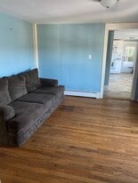 11 May St, Unit 2 in Naugatuck, CT - Building Photo