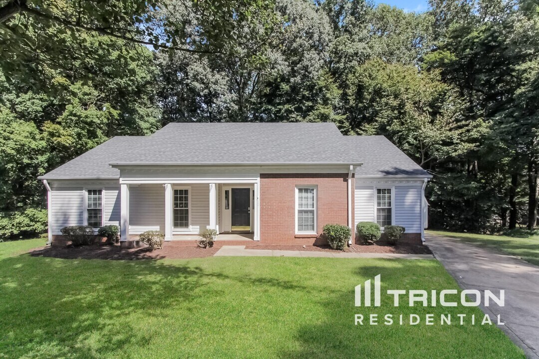 7226 Amarillo Dr in Charlotte, NC - Building Photo