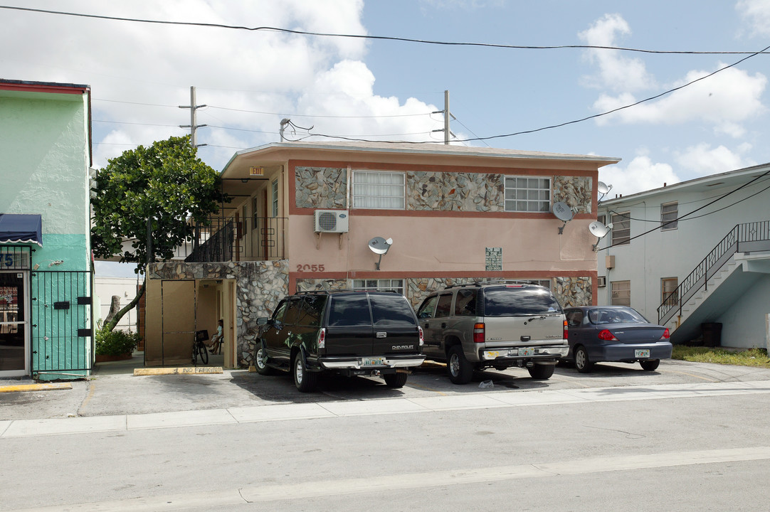 2055 Palm Ave in Hialeah, FL - Building Photo