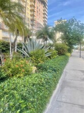 251 174th St, Unit 904 in Sunny Isles Beach, FL - Building Photo - Building Photo