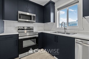 8045 Cedric Mah Rd in Edmonton, AB - Building Photo