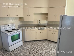 2132 NW Lovejoy St in Portland, OR - Building Photo - Building Photo