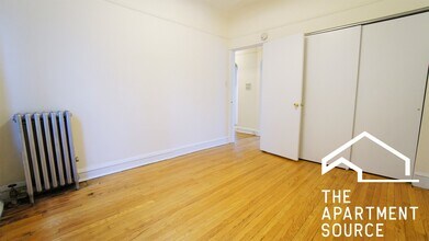 2948 N Albany Ave, Unit 1W in Chicago, IL - Foto de edificio - Building Photo