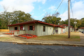 Magnolia Terrace Apartments in Tallahassee, FL - Foto de edificio - Building Photo