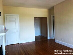 470 Beacon St, Unit 8 in Boston, MA - Foto de edificio - Building Photo