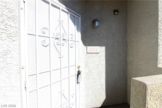 6156 Pine Villa Ave in Las Vegas, NV - Building Photo - Building Photo