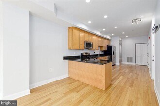 2713 Ontario Rd NW, Unit 3 in Washington, DC - Building Photo - Building Photo