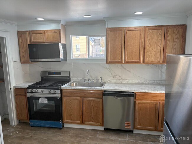 169 Washington Rd in Sayreville, NJ - Building Photo - Building Photo