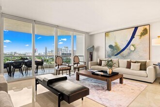 21200 Point Pl in Aventura, FL - Building Photo - Building Photo