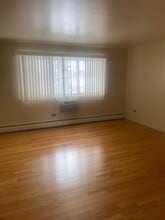 2010 S 15th Ave, Unit #2S in Broadview, IL - Foto de edificio - Building Photo