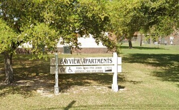 1803 Gray St in Palacios, TX - Building Photo - Building Photo