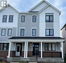 195 Harmattan Ave in Ottawa, ON - Building Photo