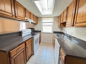 2428 N Graham Dr in Arlington, TX - Building Photo - Building Photo