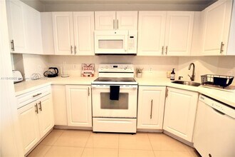 1865 S Ocean Dr, Unit 8-I in Hallandale Beach, FL - Building Photo - Building Photo