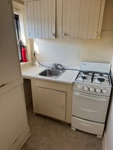 215 Main St in Hyannis, MA - Foto de edificio - Building Photo