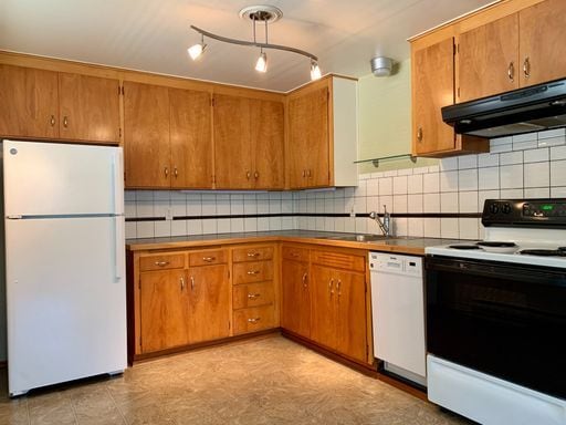 property at 633 W Emerson St