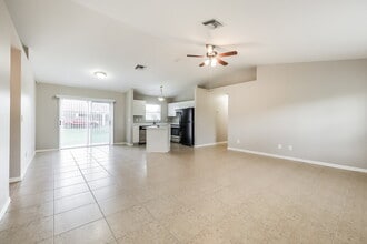 1216 Belgrave St in Ft. Myers, FL - Foto de edificio - Building Photo