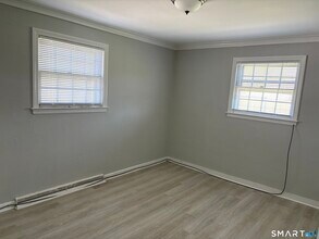 832 Milford Point Rd in Milford, CT - Building Photo - Building Photo