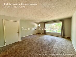 1803 Tanglewood Dr in Akron, OH - Building Photo - Building Photo