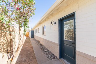 4002 N 40th St-Unit -4002 N 40th St in Phoenix, AZ - Building Photo - Building Photo