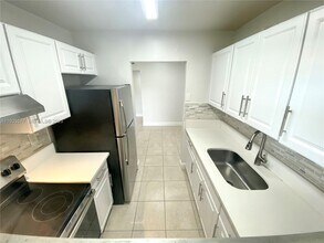 400 NE 1st St in Hallandale Beach, FL - Building Photo - Building Photo