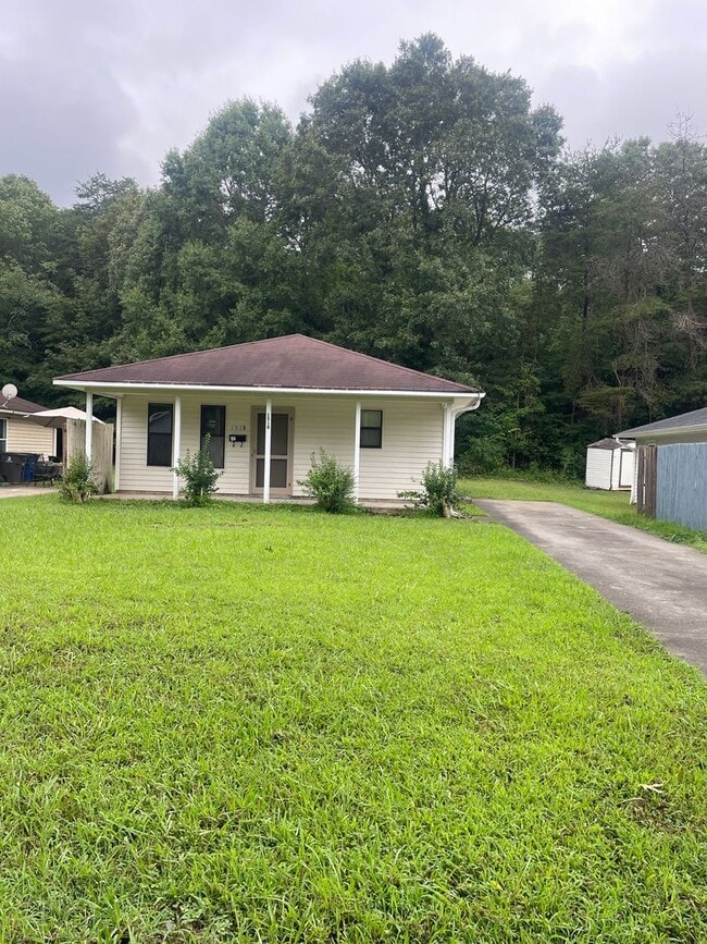 property at 1518 Longview Dr