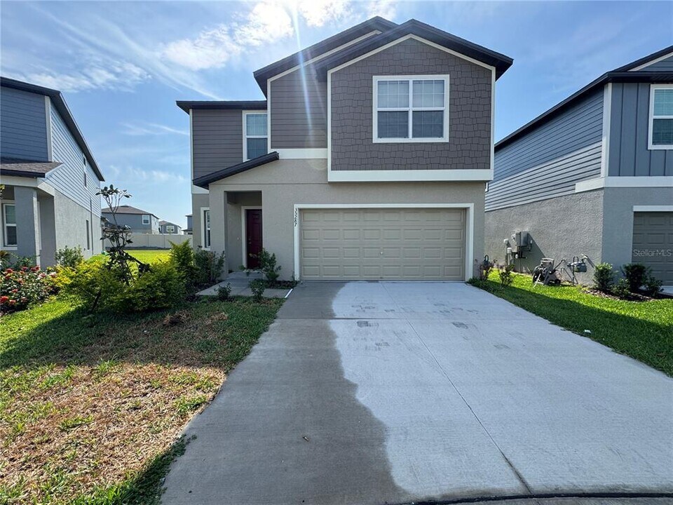 35287 Cassis Path in Zephyrhills, FL - Building Photo