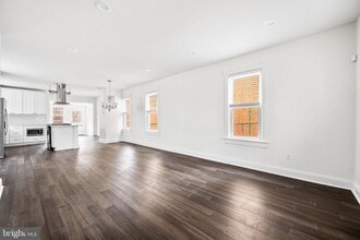 2427 Girard Pl NE in Washington, DC - Building Photo - Building Photo