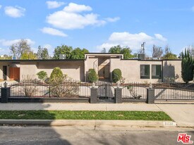 6236 Sale Ave in Los Angeles, CA - Building Photo