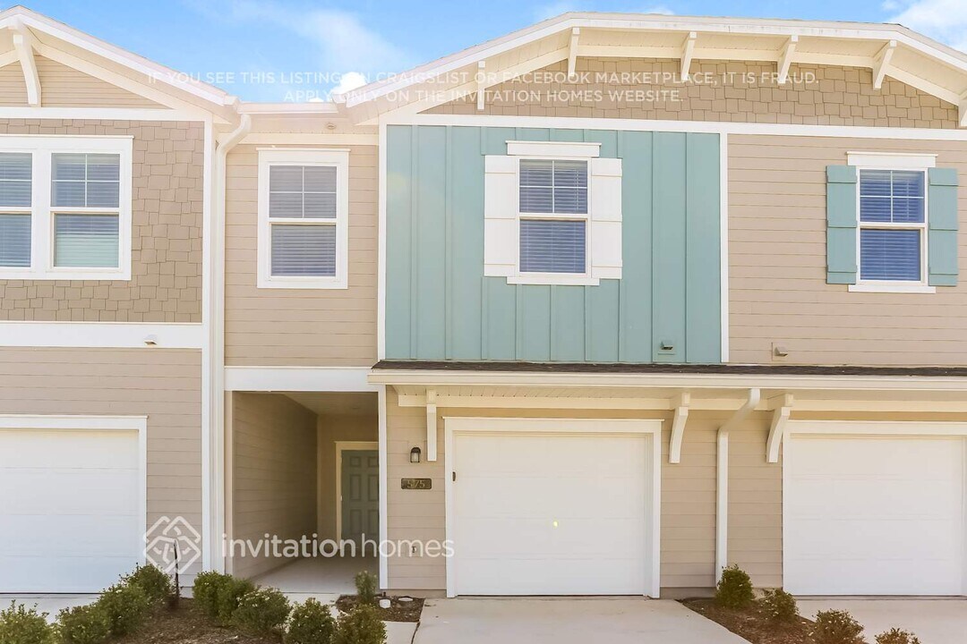575 Cherry Ridge Dr in Orange Park, FL - Building Photo