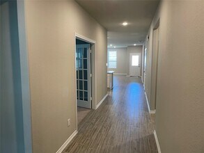 803 Cypress Smt Rd in Huffman, TX - Foto de edificio - Building Photo