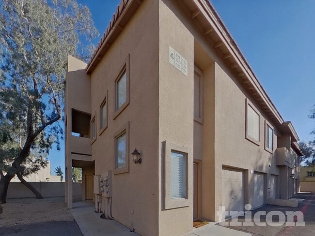 1406 W Emerald Ave in Mesa, AZ - Foto de edificio - Building Photo